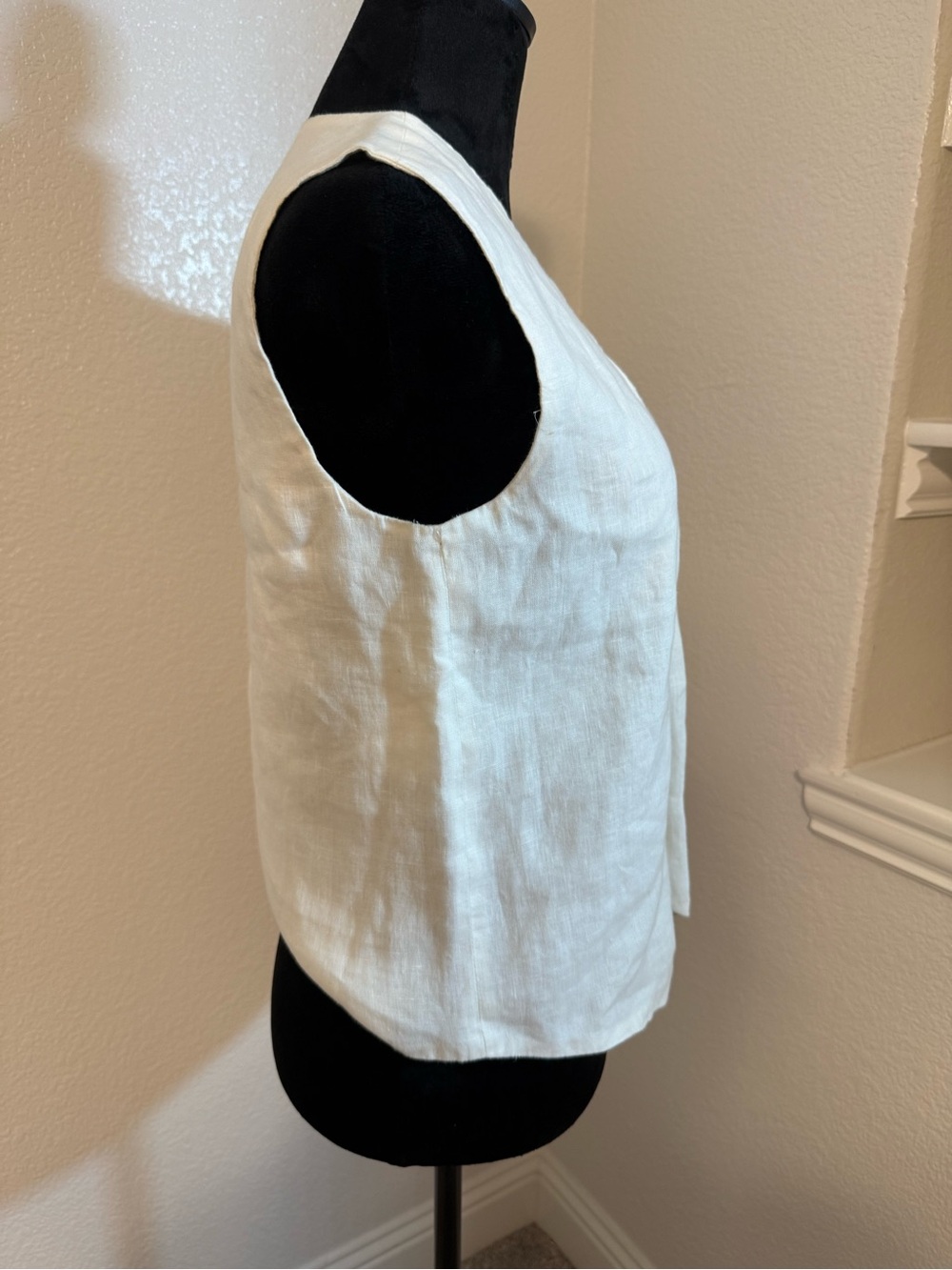DONNI Women’s Linen Vest - Picture 5 of 8